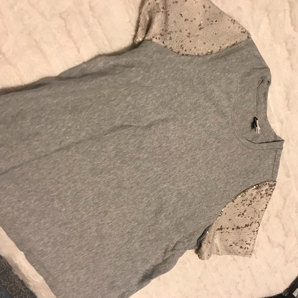 Grey t-shirt with gold and white sequin sleeves